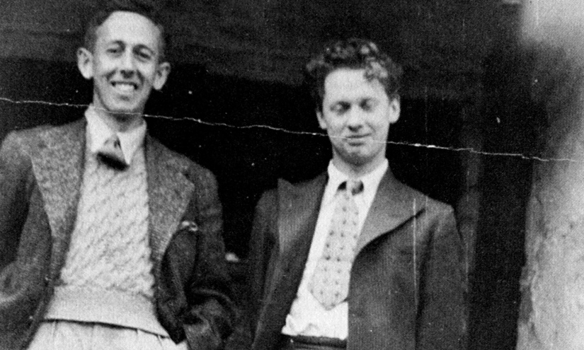 Vernon Watkins with Dylan Thomas, right, autumn 1939